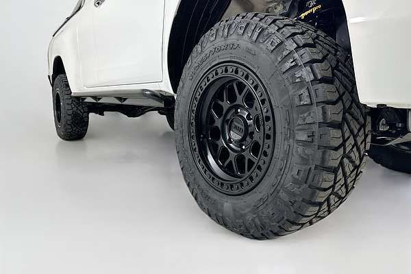 2023 Toyota HILUX SR5 (4x4) GUN126R 4X4