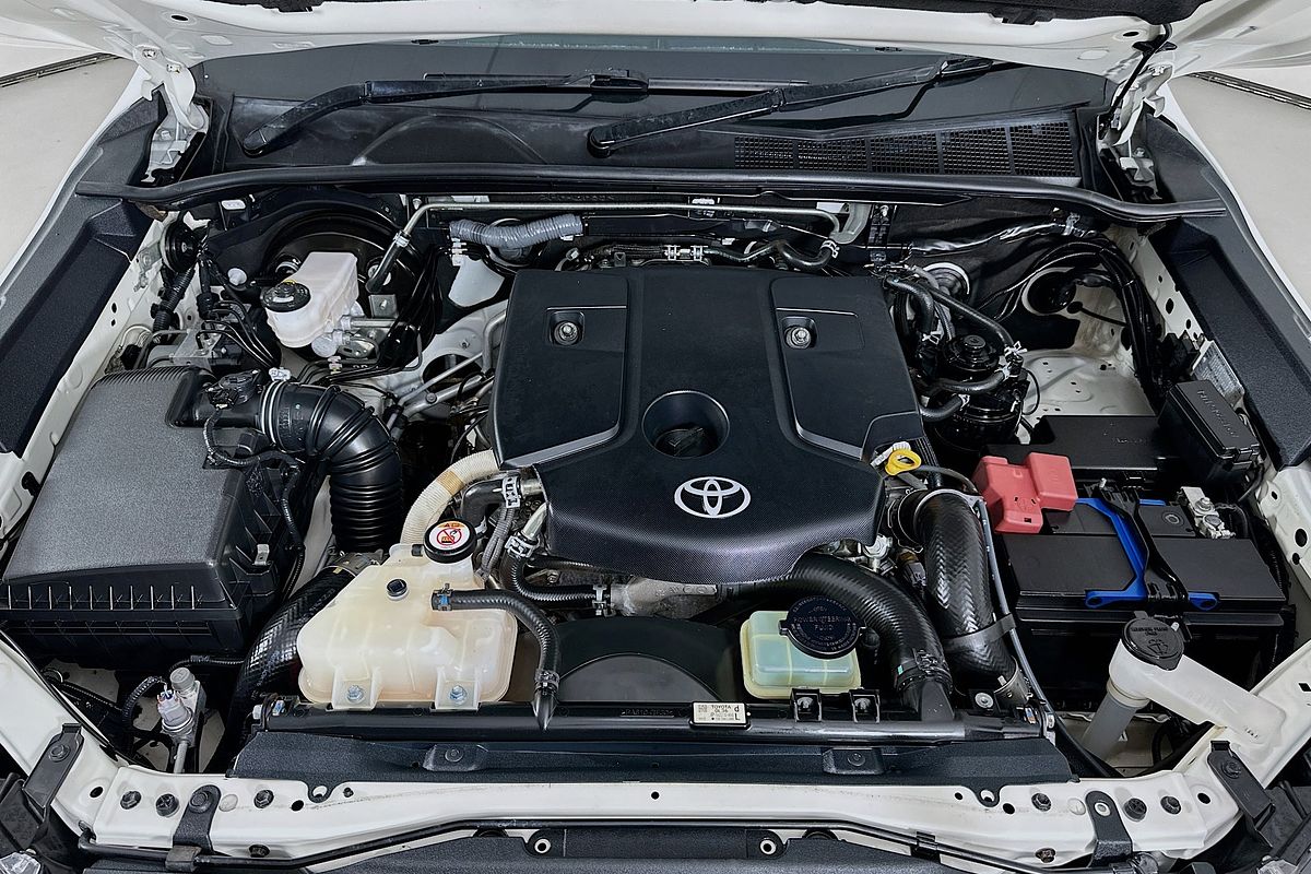 2020 Toyota HILUX SR (4x4) GUN126R FACELIFT 4X4