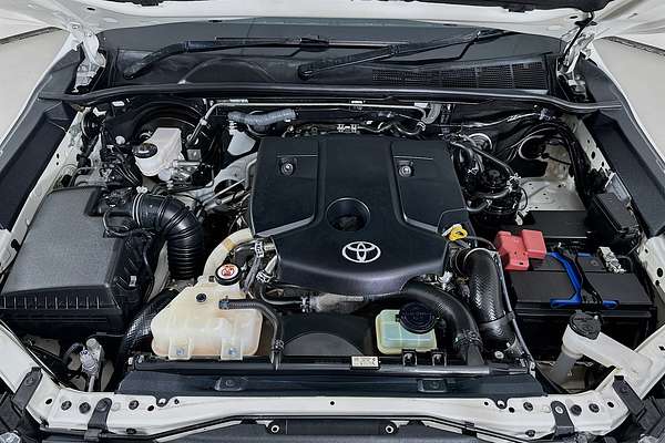 2020 Toyota HILUX SR (4x4) GUN126R FACELIFT 4X4