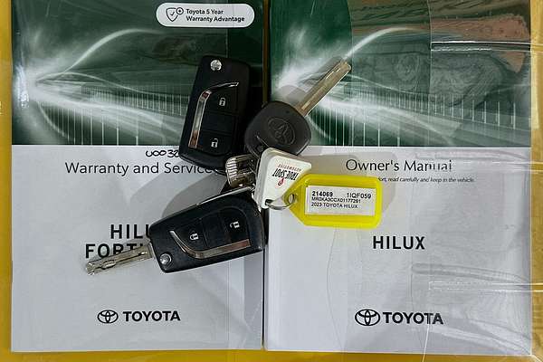 2023 Toyota HILUX SR (4x4) GUN126R 4X4