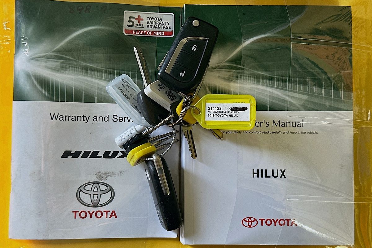 2019 Toyota HILUX SR (4x4) GUN126R MY19 4X4