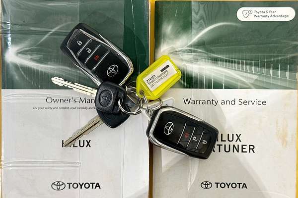 2021 Toyota HILUX SR5 (4x4) GUN126R FACELIFT 4X4