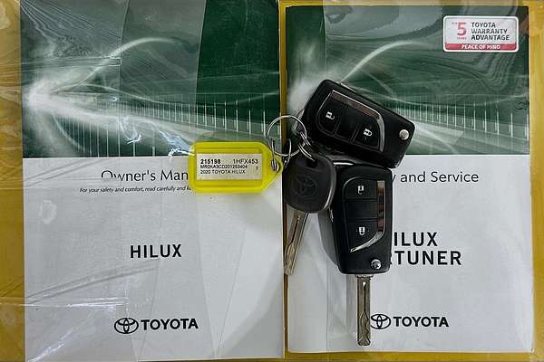 2020 Toyota HILUX SR (4x4) GUN126R FACELIFT 4X4
