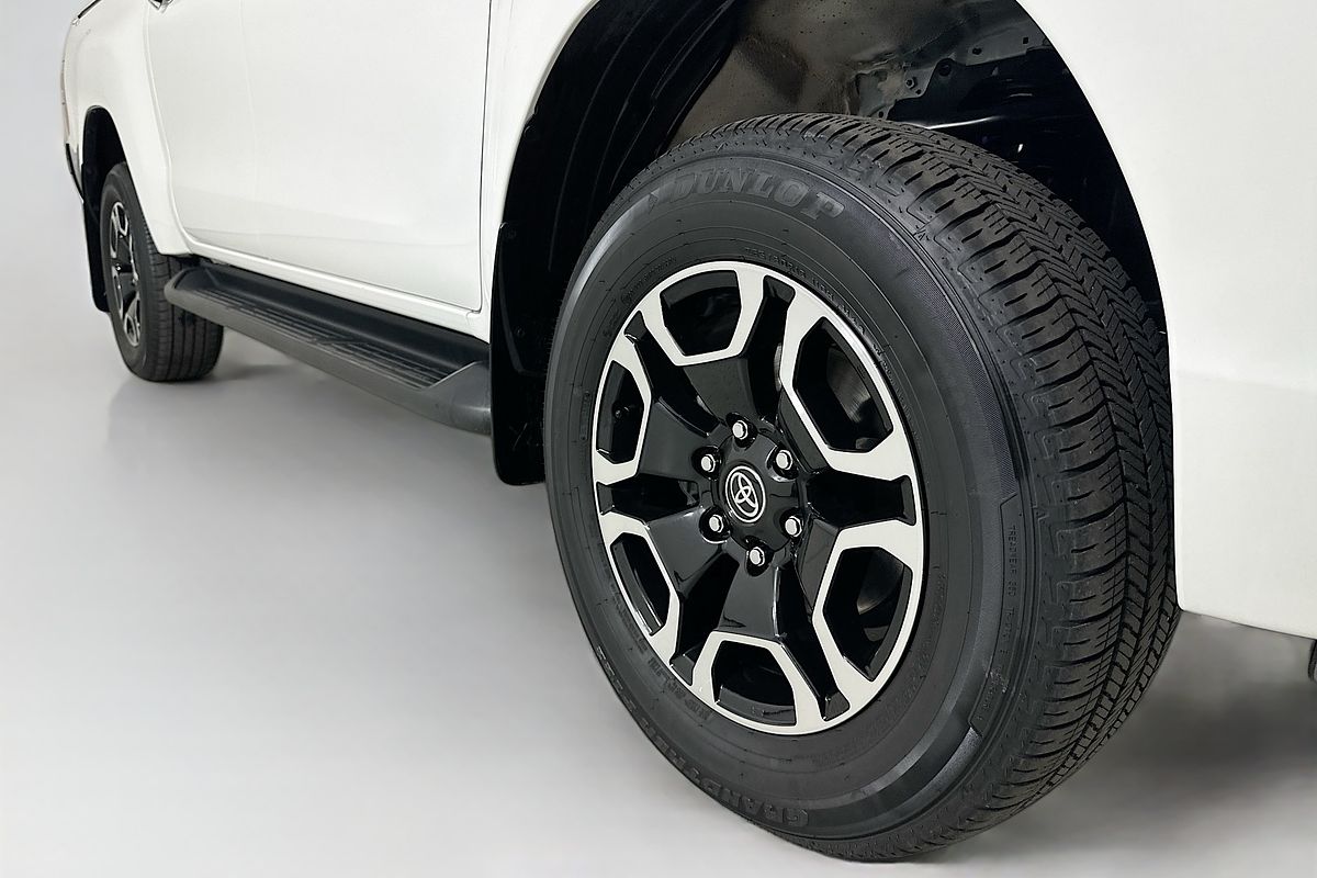 2022 Toyota HILUX SR5 (4x4) GUN126R 4X4