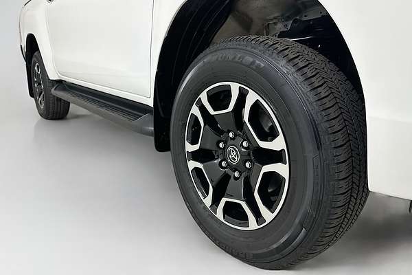 2022 Toyota HILUX SR5 (4x4) GUN126R 4X4