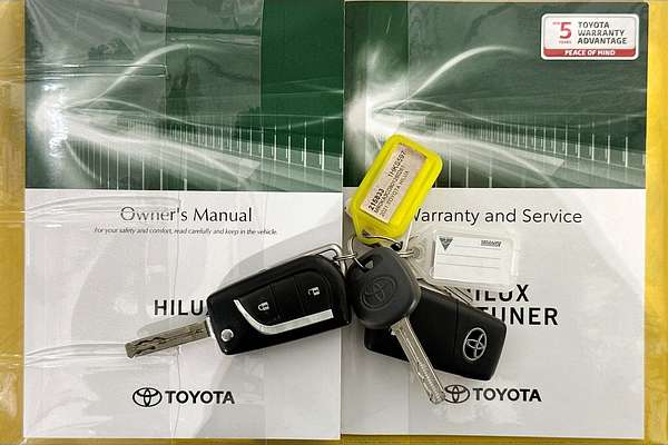 2021 Toyota HILUX SR (4x4) GUN126R 4X4