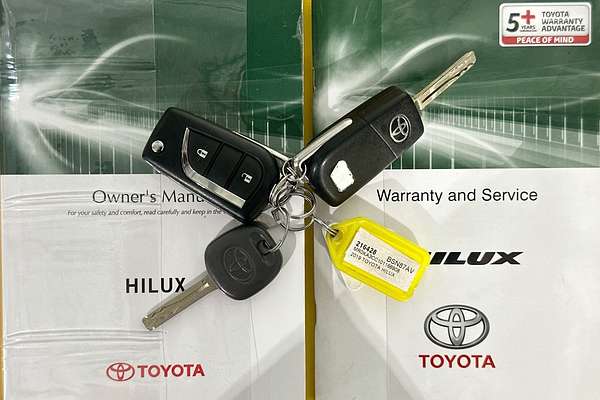 2019 Toyota HILUX SR (4x4) GUN126R MY19 4X4