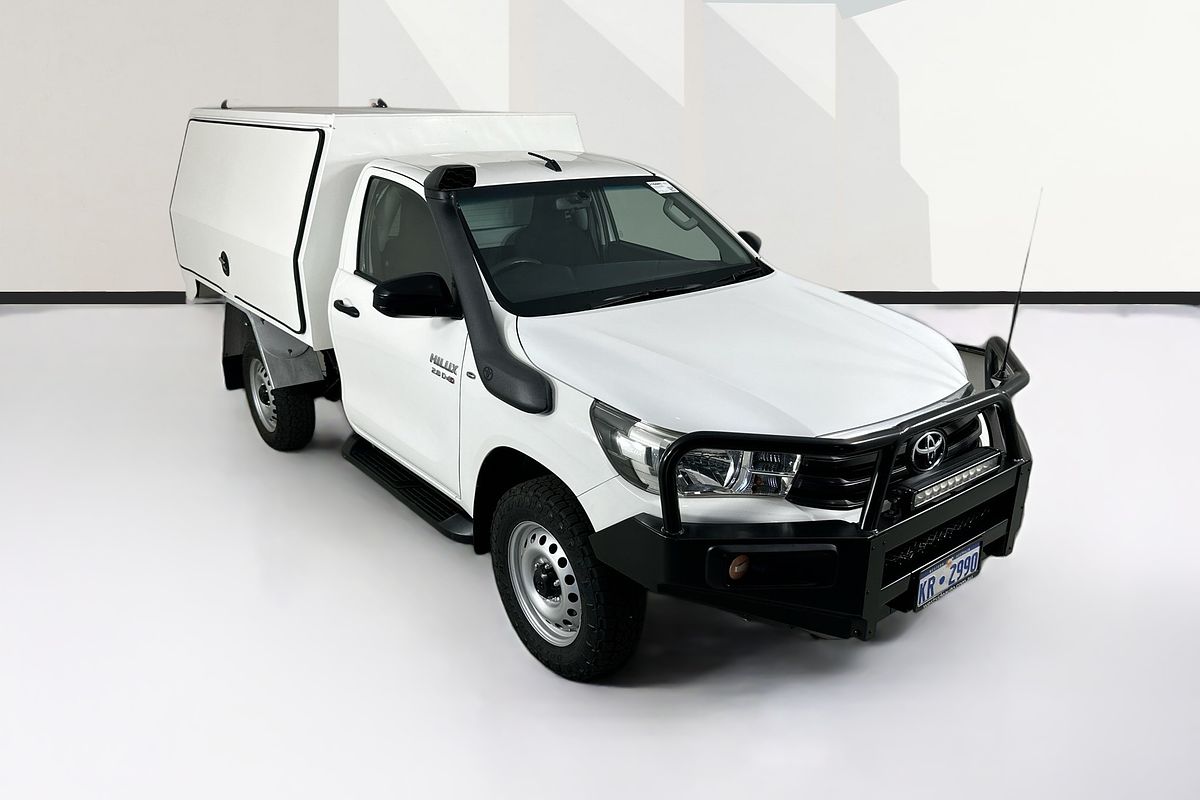 2017 Toyota HILUX SR (4x4) GUN126R 4X4