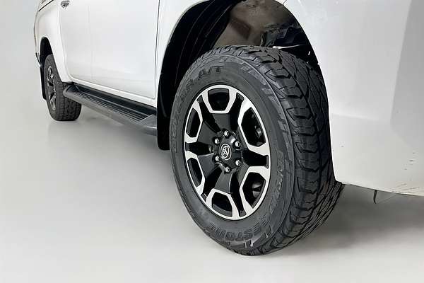 2020 Toyota HILUX SR5 (4x4) GUN126R FACELIFT 4X4