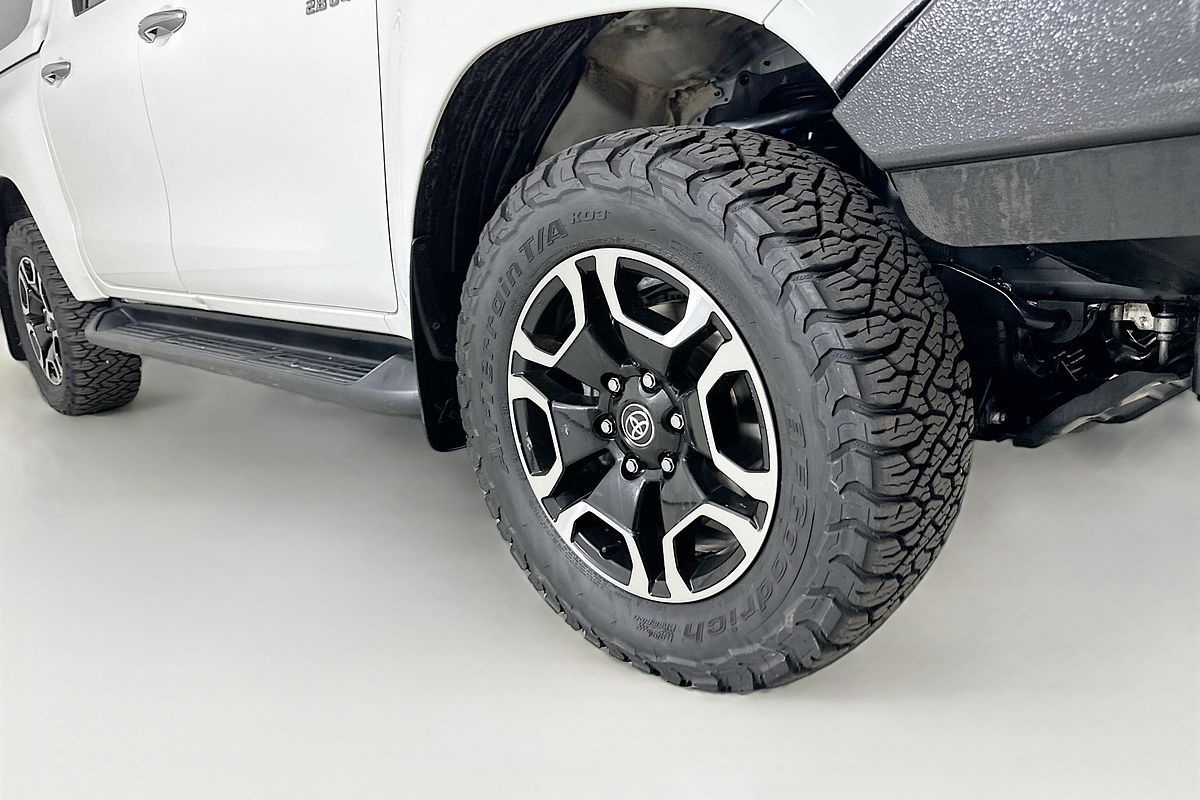 2021 Toyota HILUX SR5 (4x4) GUN126R 4X4