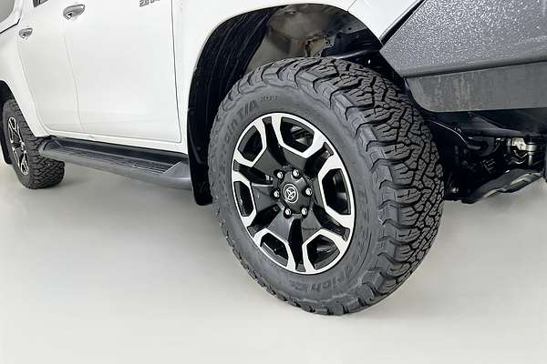 2021 Toyota HILUX SR5 (4x4) GUN126R 4X4