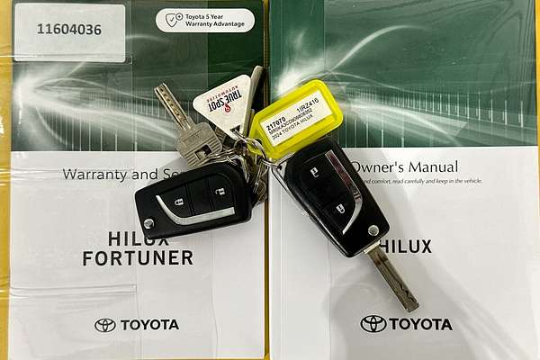 2024 Toyota HILUX SR (4x4) GUN126R 4X4