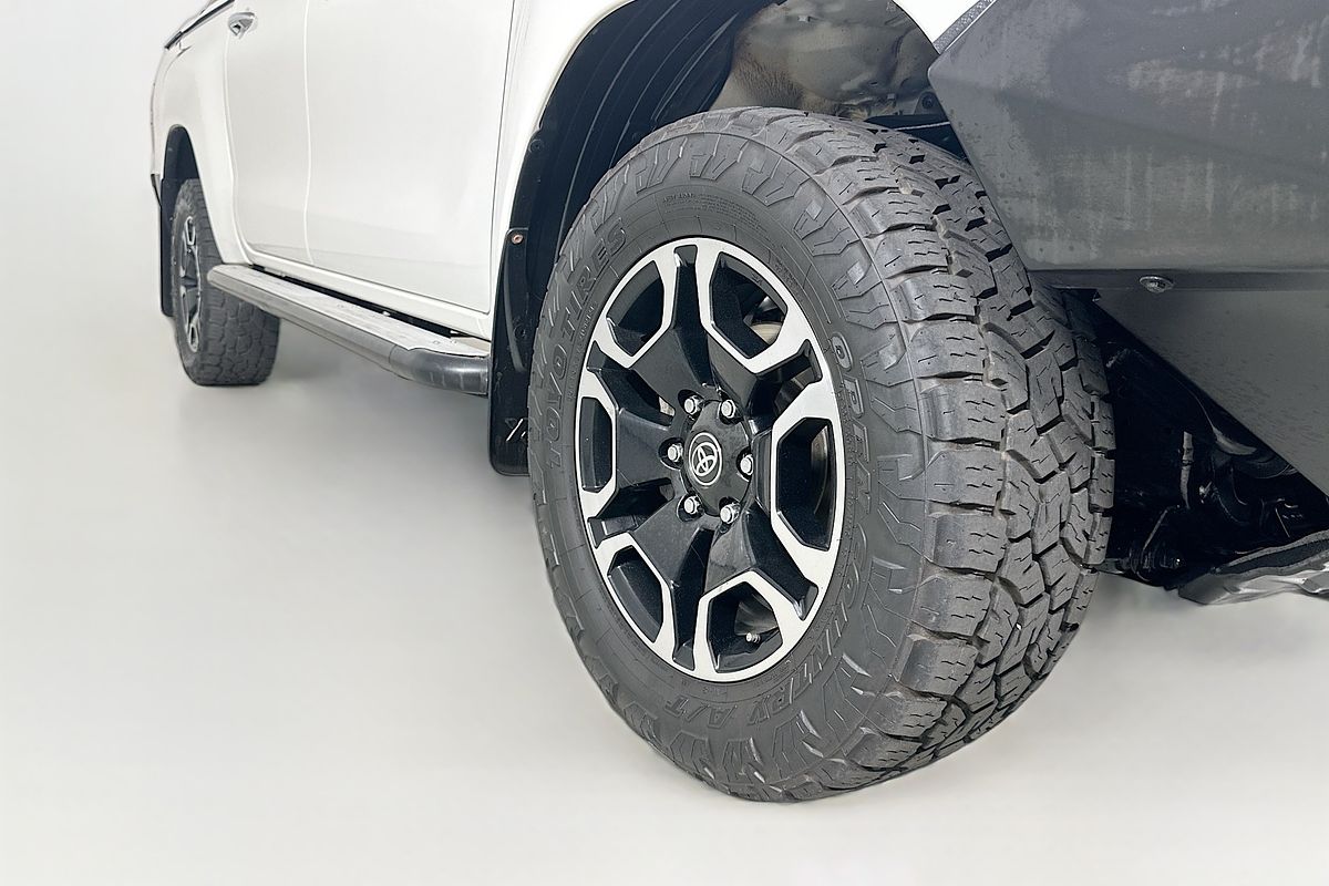 2021 Toyota HILUX SR5 (4x4) GUN126R 4X4
