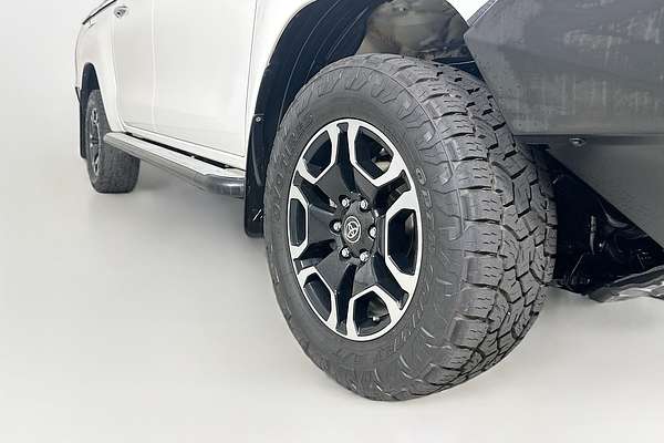 2021 Toyota HILUX SR5 (4x4) GUN126R 4X4