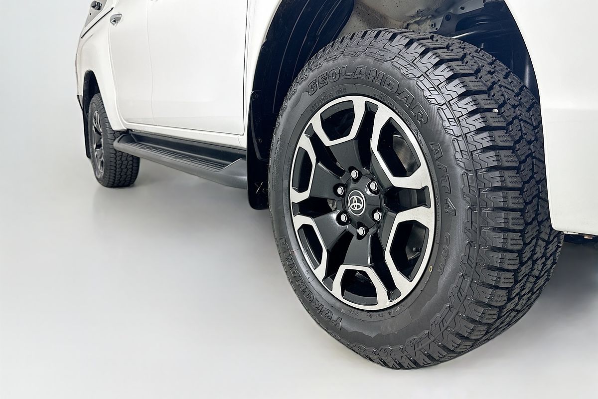 2021 Toyota HILUX SR5 (4x4) GUN126R FACELIFT 4X4