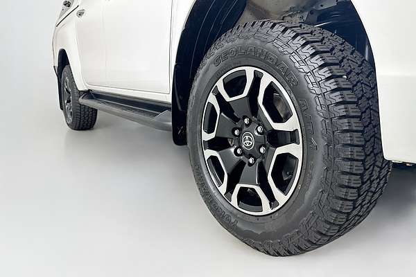2021 Toyota HILUX SR5 (4x4) GUN126R FACELIFT 4X4