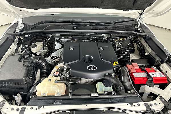 2020 Toyota HILUX SR (4x4) GUN126R FACELIFT 4X4