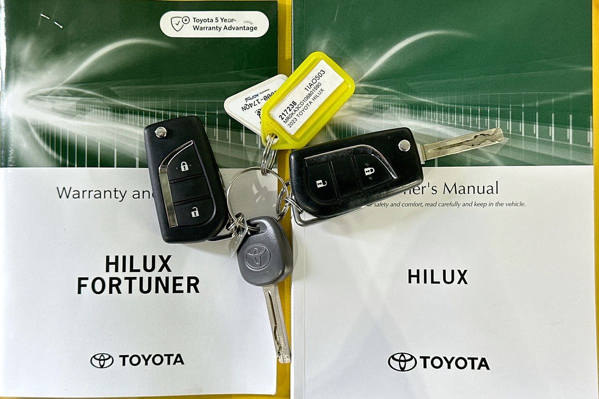2023 Toyota HILUX SR (4x4) GUN126R 4X4