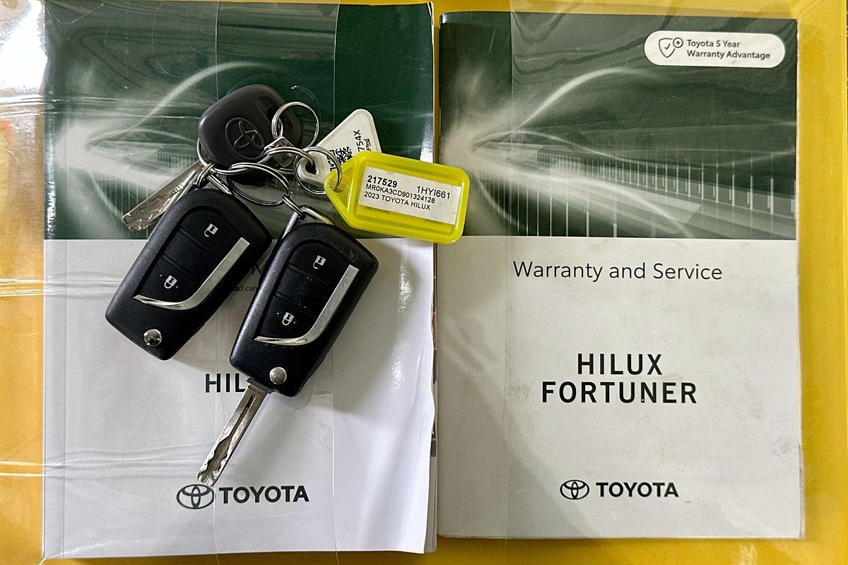2023 Toyota HILUX SR (4x4) GUN126R 4X4