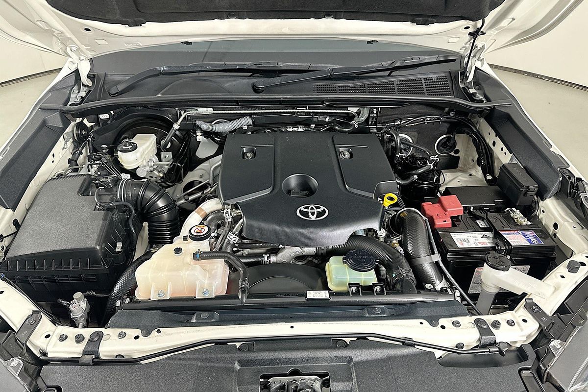 2020 Toyota HILUX SR (4x4) GUN126R FACELIFT 4X4
