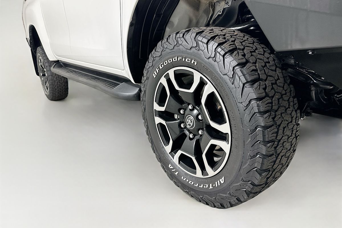 2021 Toyota HILUX SR5 (4x4) GUN126R FACELIFT 4X4
