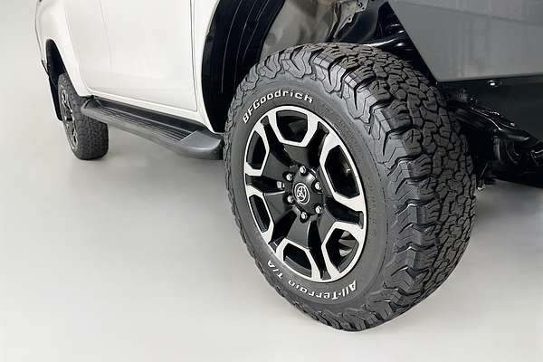 2021 Toyota HILUX SR5 (4x4) GUN126R FACELIFT 4X4