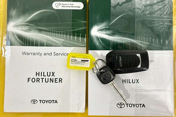 2021 Toyota HILUX SR5 (4x4) GUN126R FACELIFT 4X4