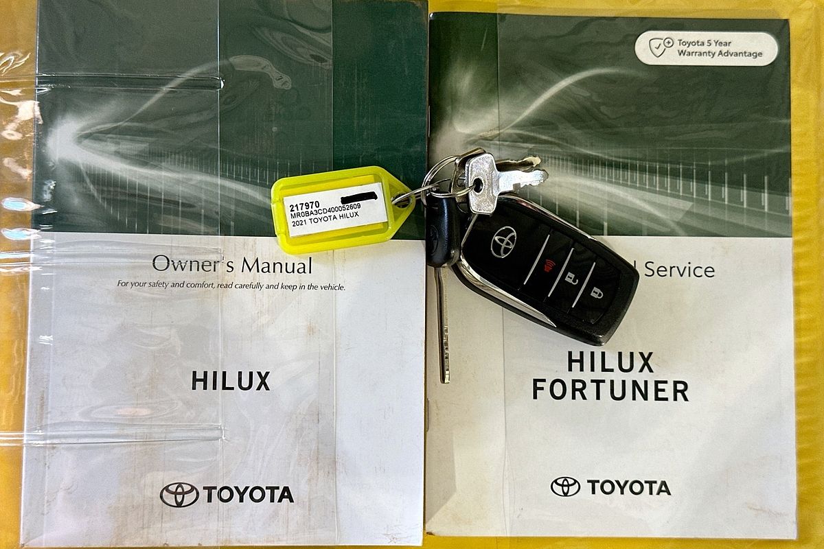 2021 Toyota HILUX SR5 (4x4) GUN126R FACELIFT 4X4