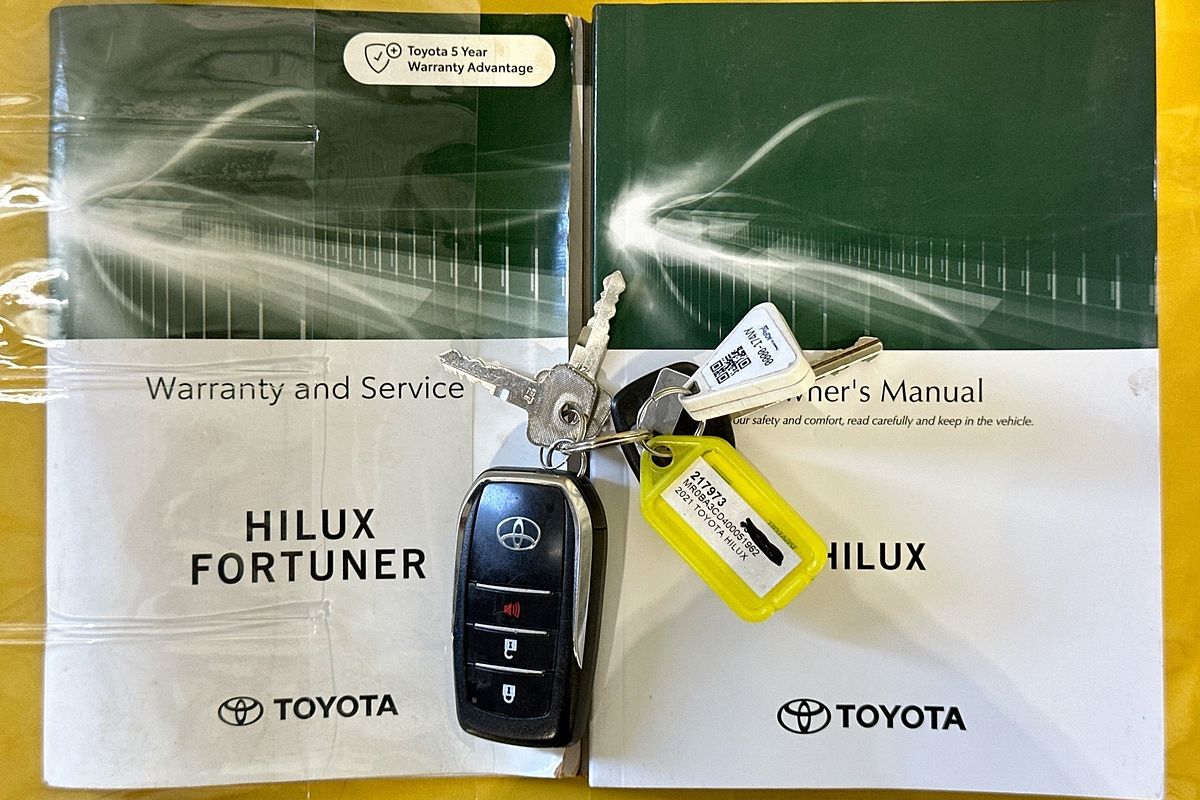 2021 Toyota HILUX SR5 (4x4) GUN126R 4X4