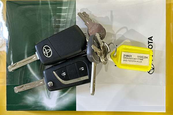 2023 Toyota HILUX SR (4x4) GUN126R 4X4