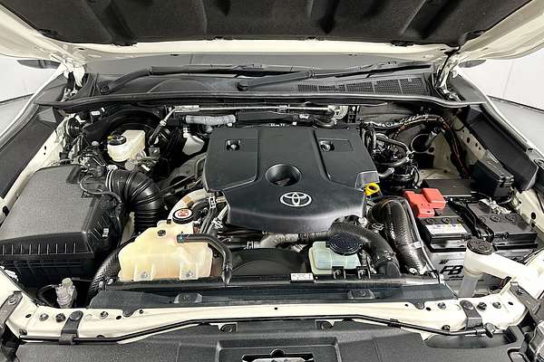 2022 Toyota HILUX SR5 (4x4) GUN126R 4X4