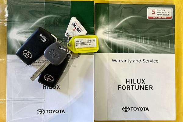 2021 Toyota HILUX SR (4x4) GUN126R FACELIFT 4X4