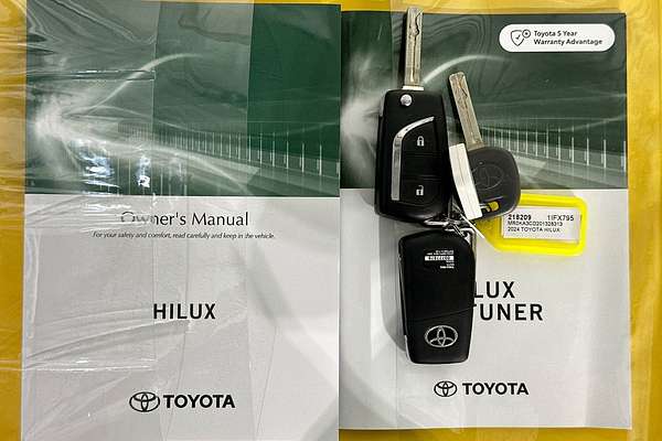 2024 Toyota HILUX SR (4x4) GUN126R 4X4