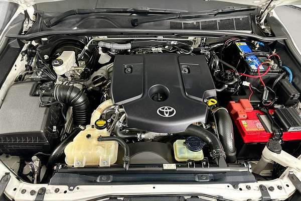 2015 Toyota HILUX SR5 (4x4) GUN126R 4X4