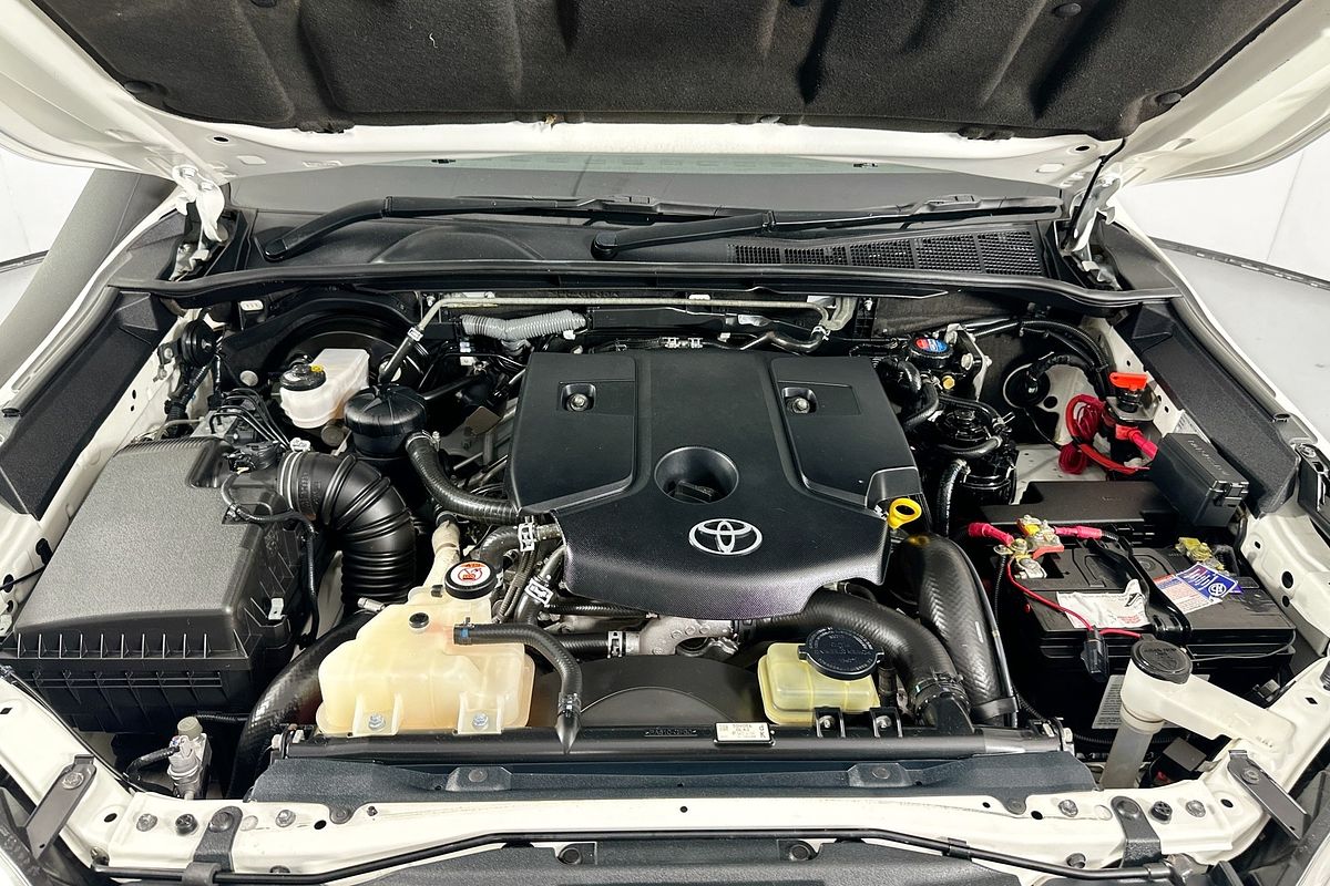 2017 Toyota HILUX SR5 (4x4) GUN126R MY17 4X4