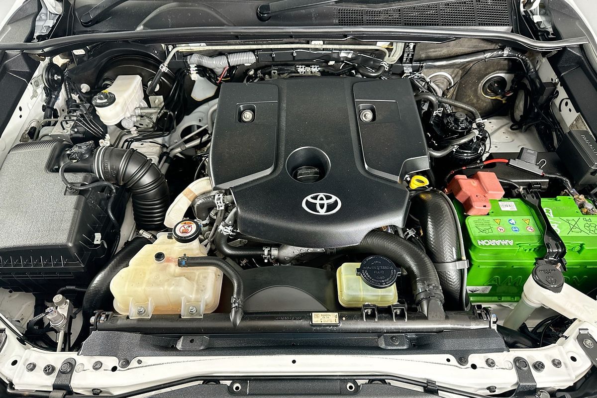 2017 Toyota HILUX SR5 (4x4) GUN126R 4X4