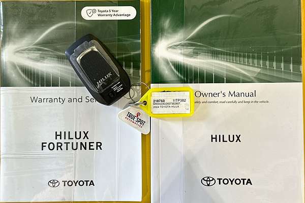 2024 Toyota HILUX SR 48V (4x4) GUN126R 4X4