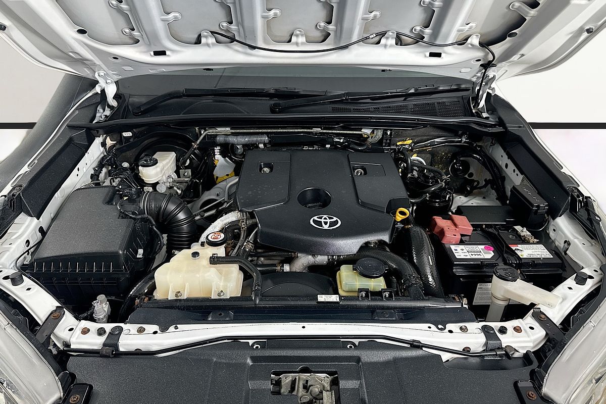 2018 Toyota HILUX SR (4x4) GUN126R MY19 4X4