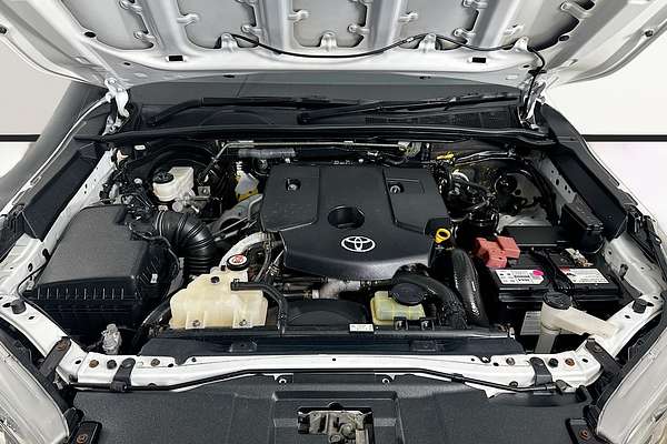 2018 Toyota HILUX SR (4x4) GUN126R MY19 4X4