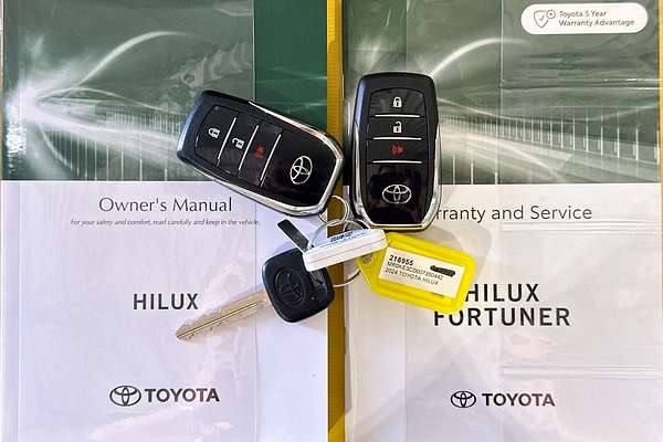 2024 Toyota HILUX SR 48V (4x4) GUN126R 4X4