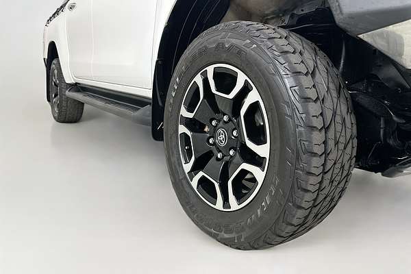 2021 Toyota HILUX SR5 (4x4) GUN126R FACELIFT 4X4
