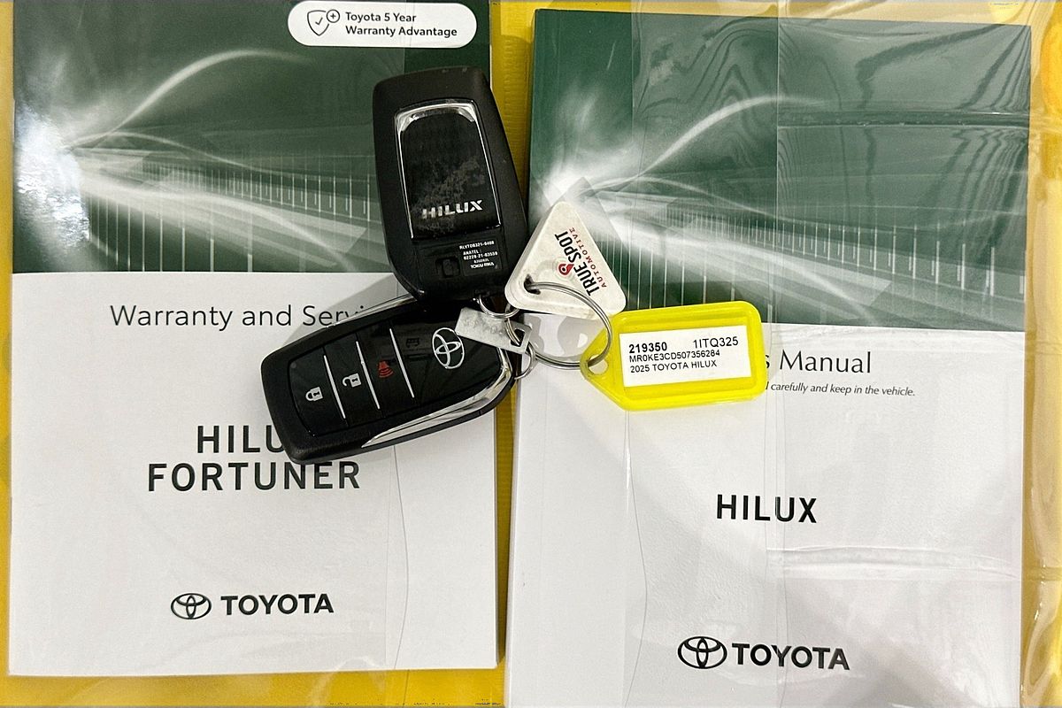 2025 Toyota HILUX SR 48V (4x4) GUN126R RC 4X4