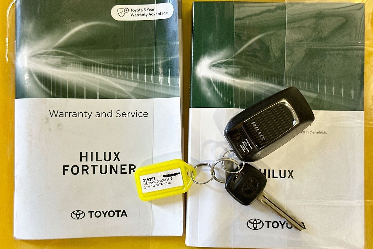 2021 Toyota HILUX SR5 (4x4) GUN126R 4X4