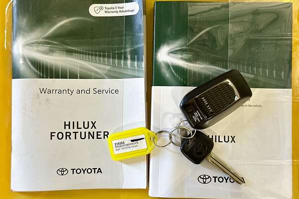 2021 Toyota HILUX SR5 (4x4) GUN126R 4X4