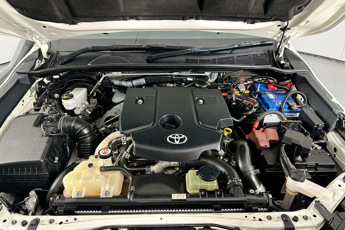 2020 Toyota HILUX SR (4x4) GUN126R FACELIFT 4X4