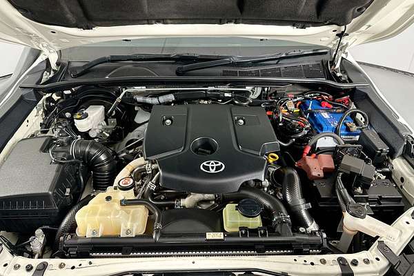 2020 Toyota HILUX SR (4x4) GUN126R FACELIFT 4X4