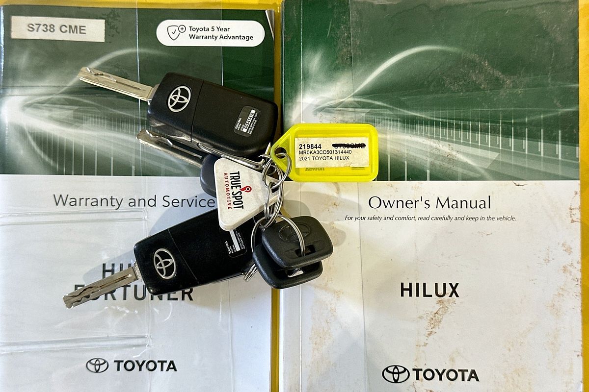 2021 Toyota HILUX SR (4x4) GUN126R FACELIFT 4X4