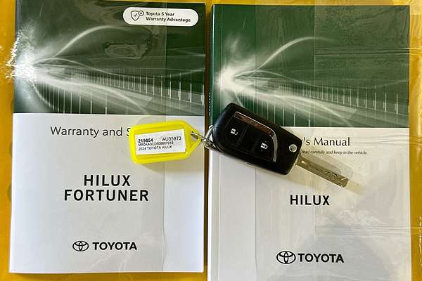 2024 Toyota HILUX SR (4x4) GUN126R 4X4