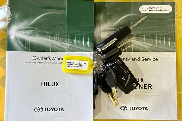 2025 Toyota Hilux SR (4x4) GUN126R RC 4X4