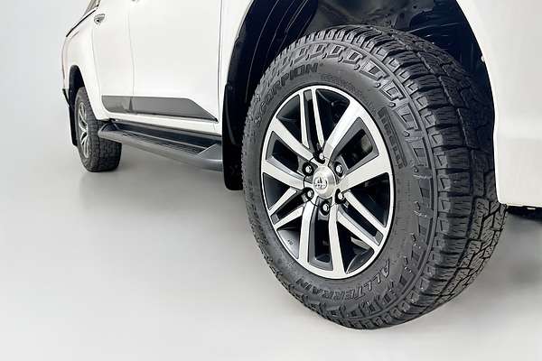 2019 Toyota HILUX SR5 (4x4) GUN126R MY19 4X4